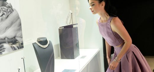 Ювелирный дом Van Cleef and Arpels представит историческую коллекцию украшений в Музее Бауэрс в Калифорнии