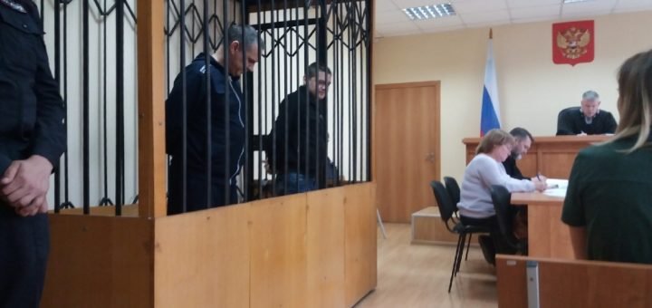 Во время ограбления ювелирного салона в Берёзовском один из налётчиков напоил водой продавца